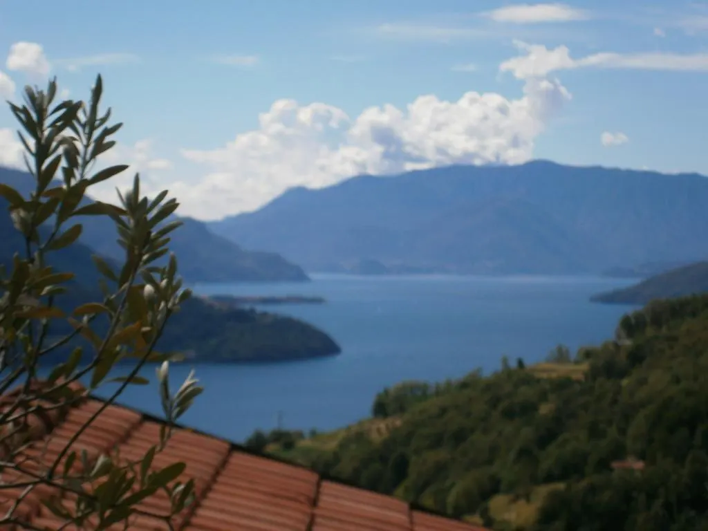Farm stay Agriturismo Runchee Vercana