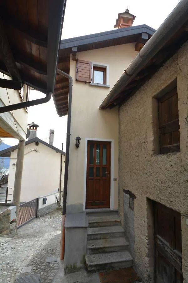 Agriturismo Runchee Vercana Farm stay