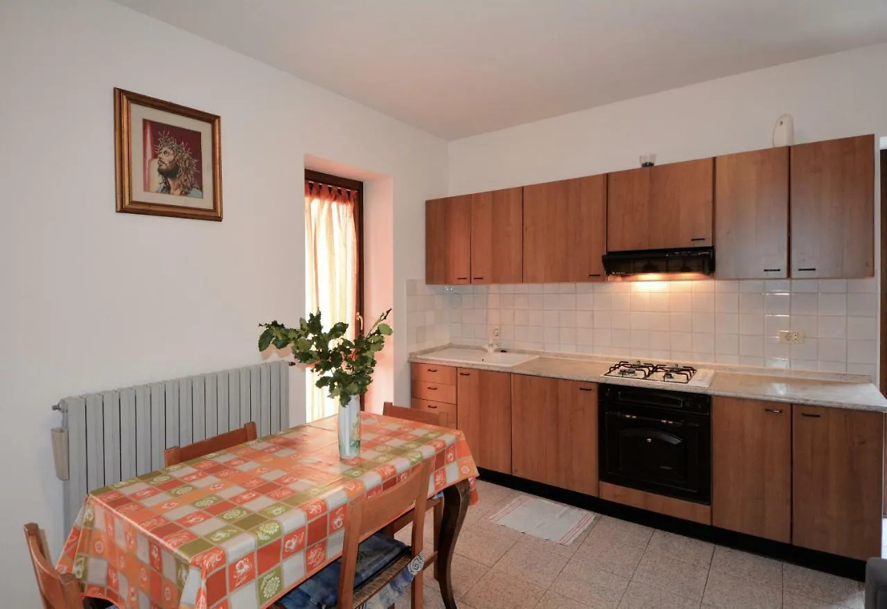 Agriturismo Runchee Vercana Farm stay